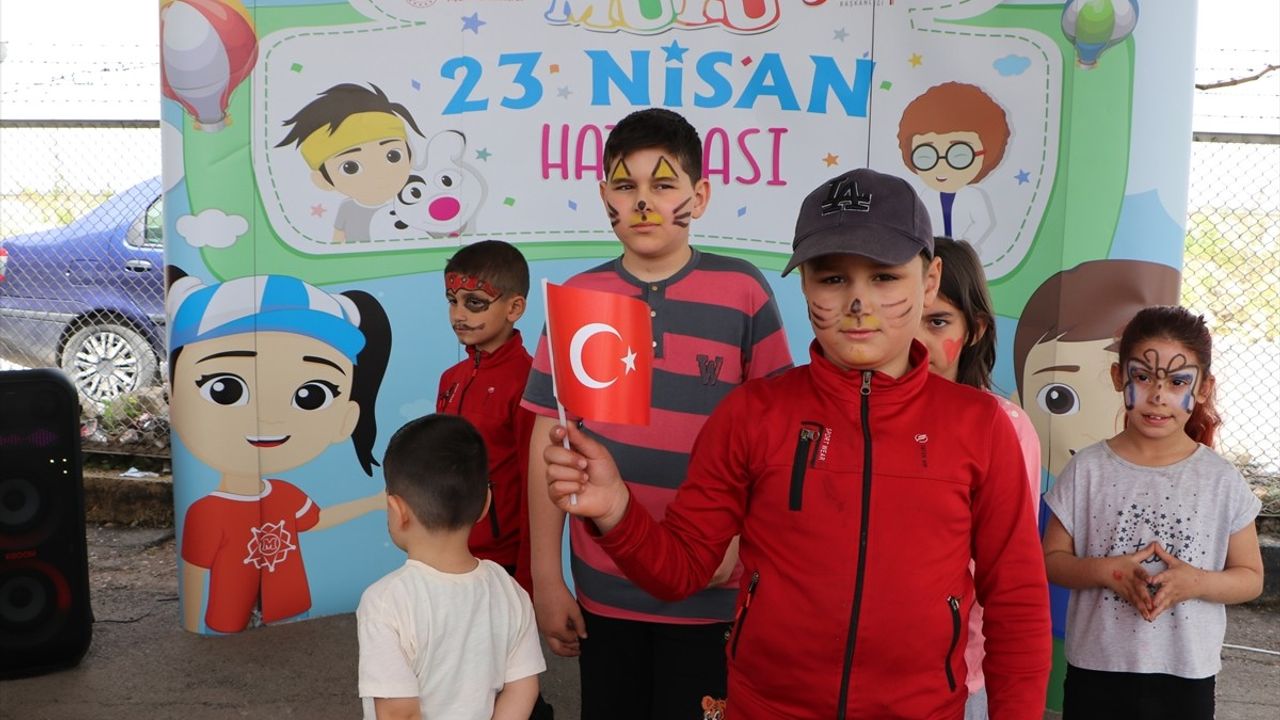 Suriyeli Çocuklar 23 Nisan Bayramını Öncüpınar'da Kutladı