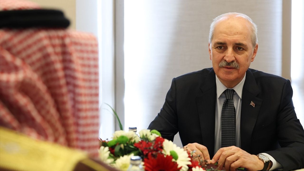 TBMM Başkanı Kurtulmuş, Bahreynli Meslektaşı ile Filistin'i Destekleme Toplantısında Bir Araya Geldi