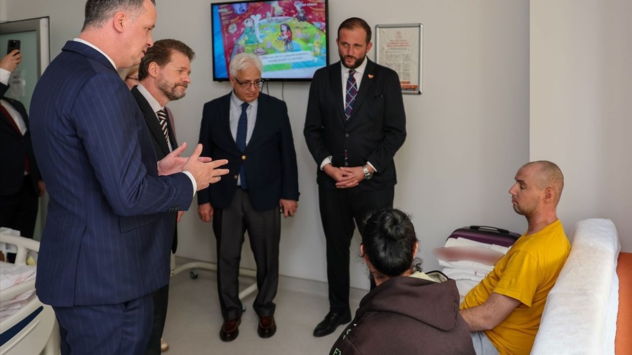 TİKA Başkanı Serkan Kayalar, Kuzey Makedonya'daki Yangın Mağdurlarını Ziyaret Etti