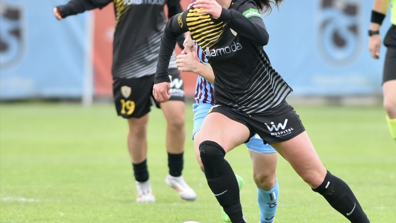 Trabzonspor Kadın Futbol Takımı Farklı Galibiyetle Yükselişte