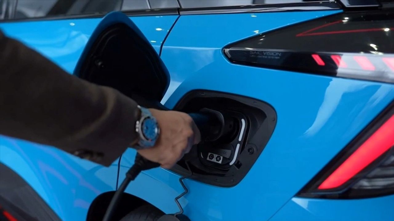 Türkiye'de Elektrikli Araç Şarj İstasyonları 11 Bini Aştı