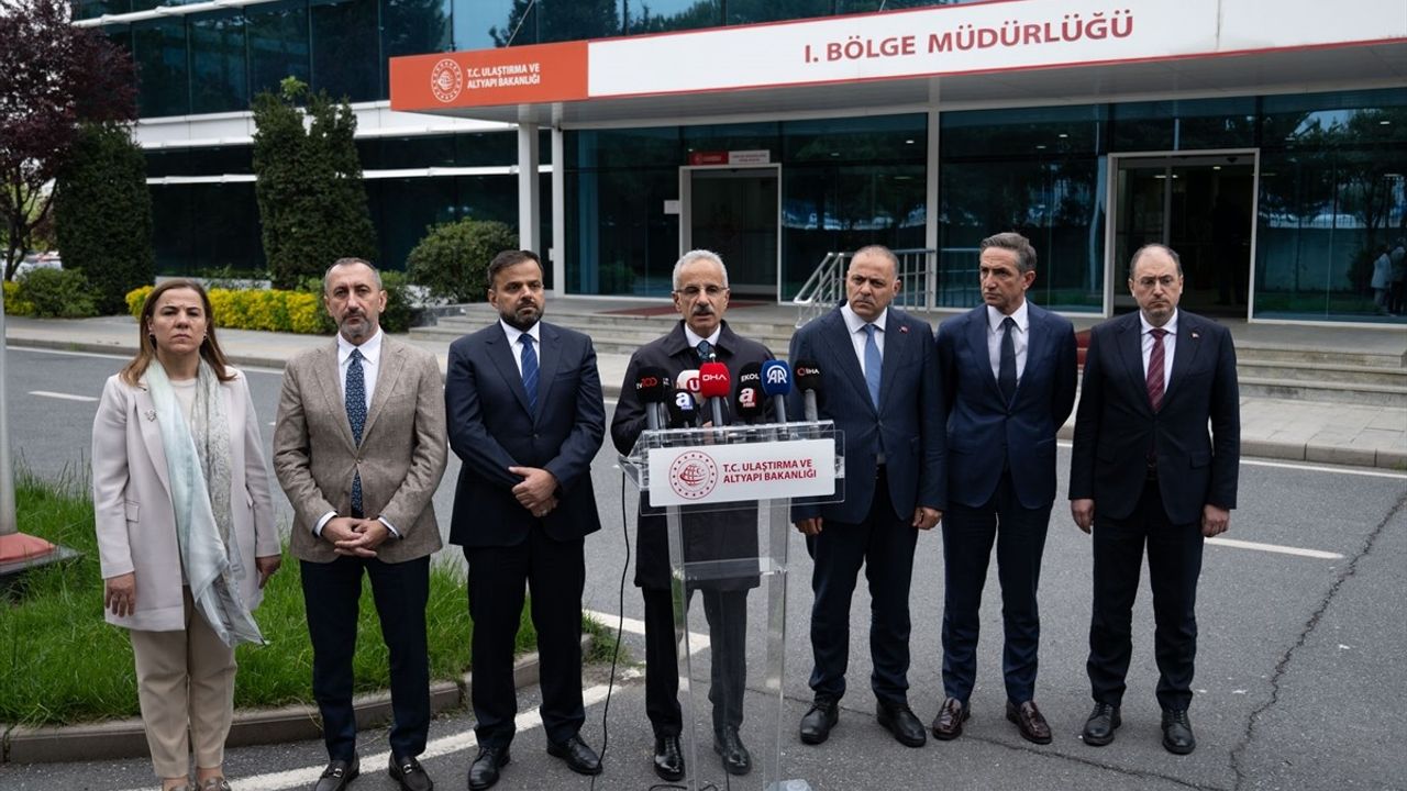 Ulaştırma Bakanı Uraloğlu, Depremler Sonrasında İletişim Durumunu Açıkladı