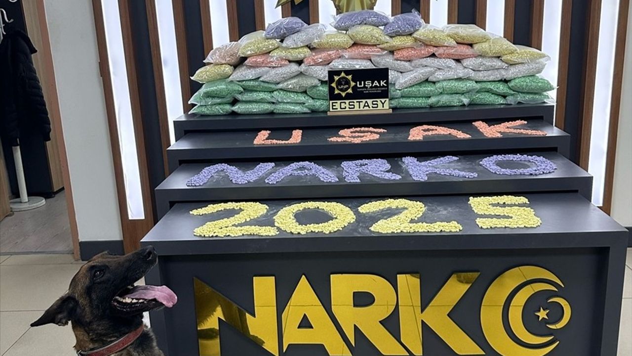 Uşak'ta Uyuşturucu Operasyonu: 300 Bin Hap Ele Geçirildi