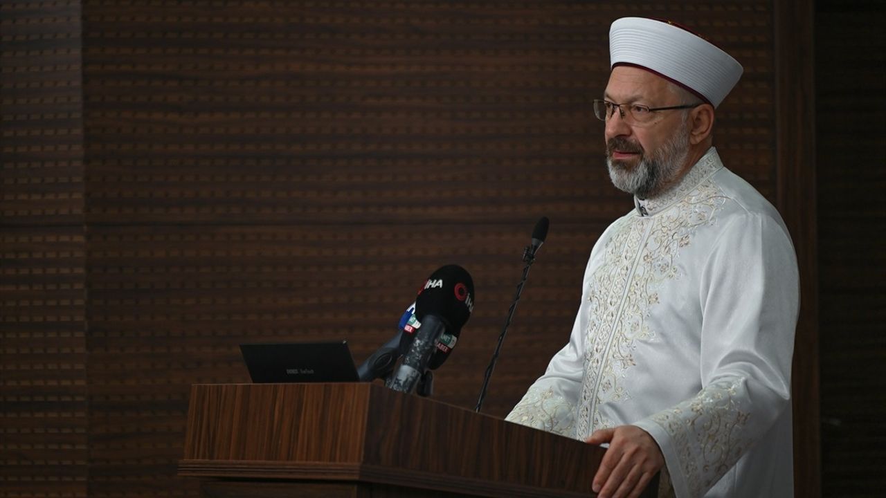 Yalnızlık ve Din: Diyanet Sempozyumu'nda Yapılan Önemli Değerlendirmeler
