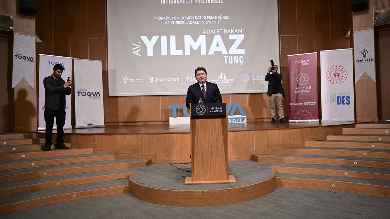 Yılmaz Tunç, Yeni Anayasa Hedefini Vurguladı