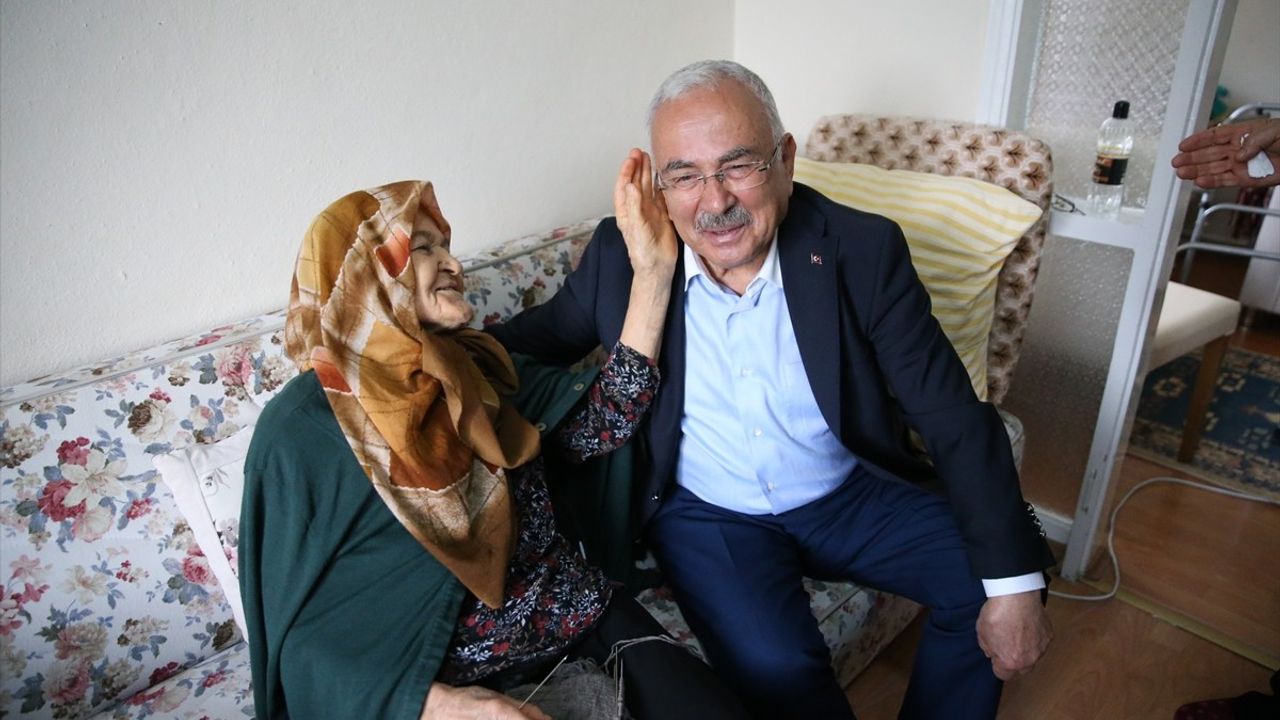 110 Yaşında Mutluluğun Sırrı: Hayriye Nine Anneler Günü Kutlaması