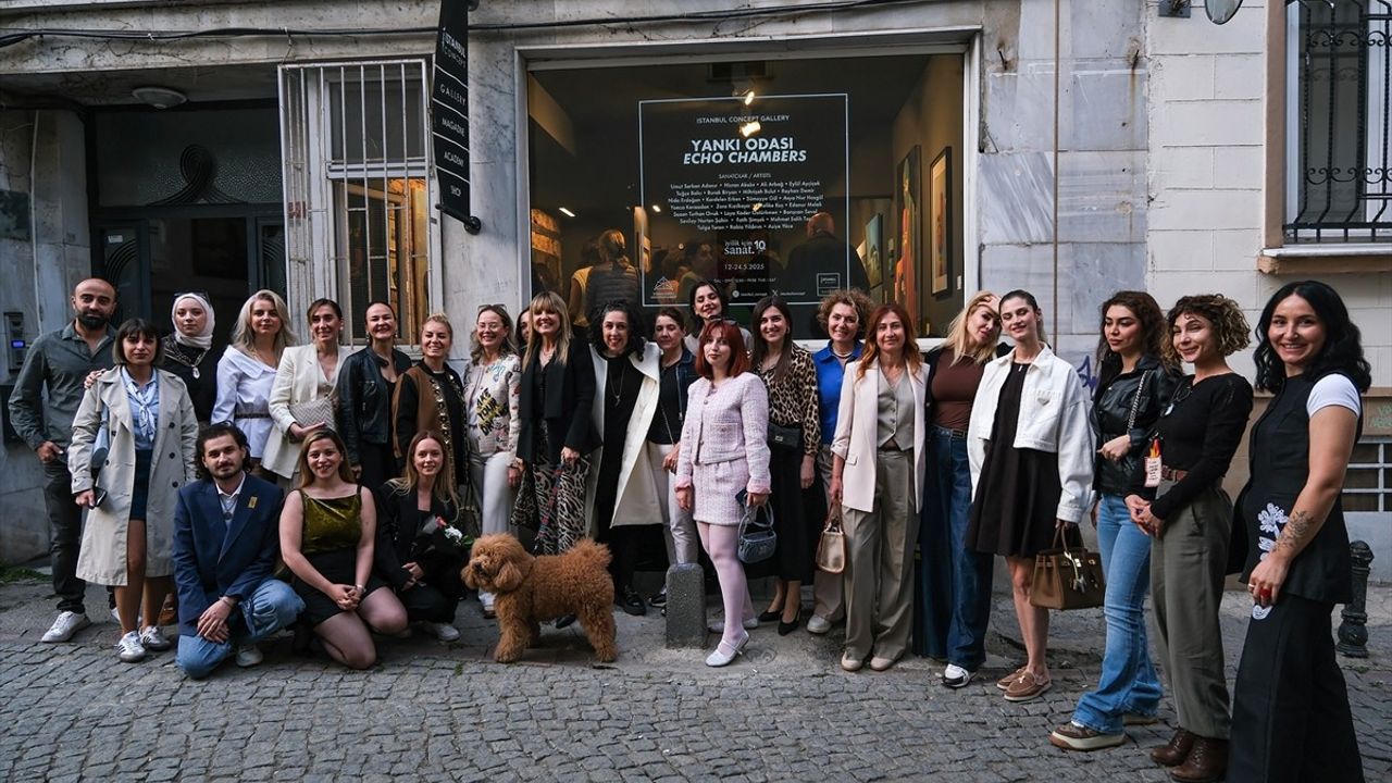 25 Sanatçının Eserleriyle Yankı Odası Sergisi Açıldı