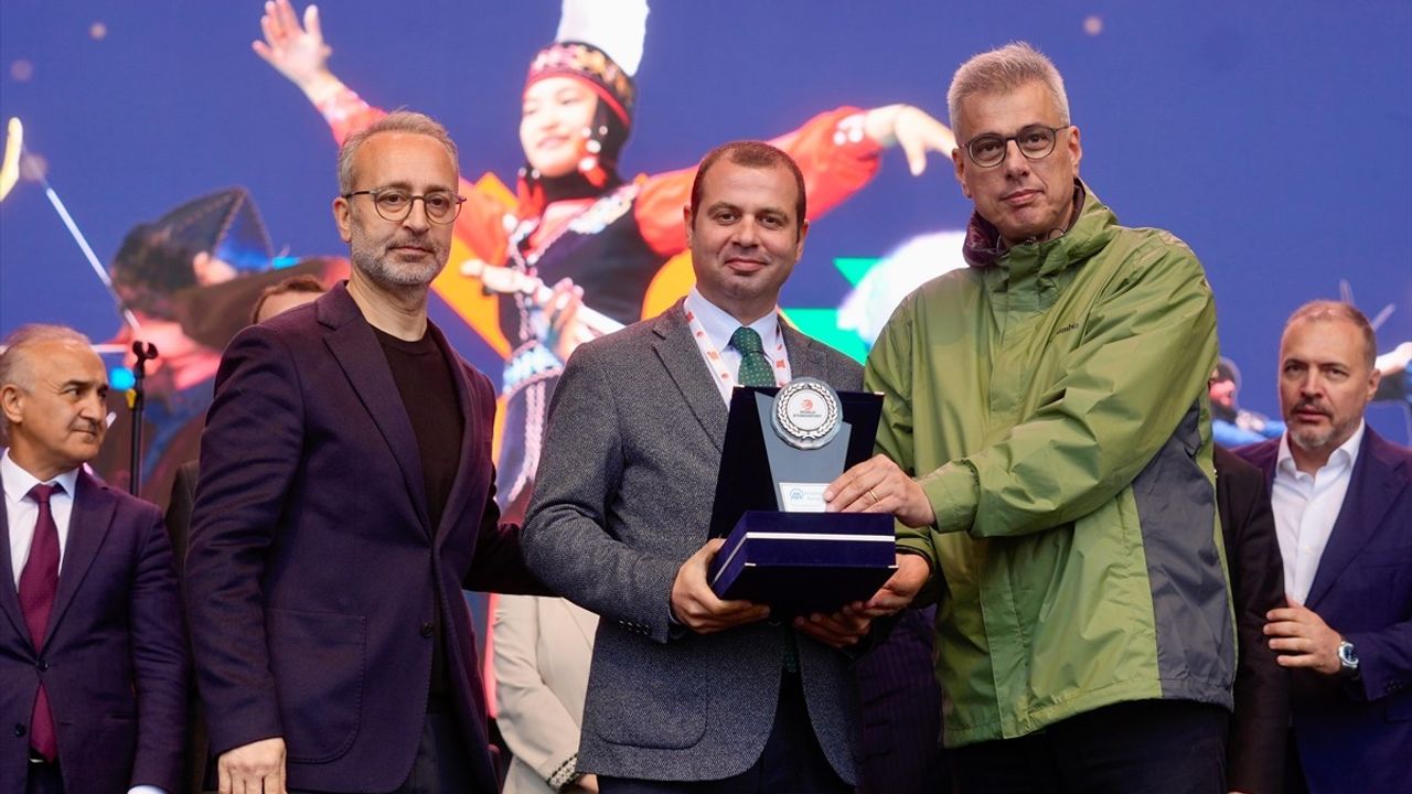 7. Etnospor Kültür Festivali'nde Anadolu Ajansı'na Ödül Verildi
