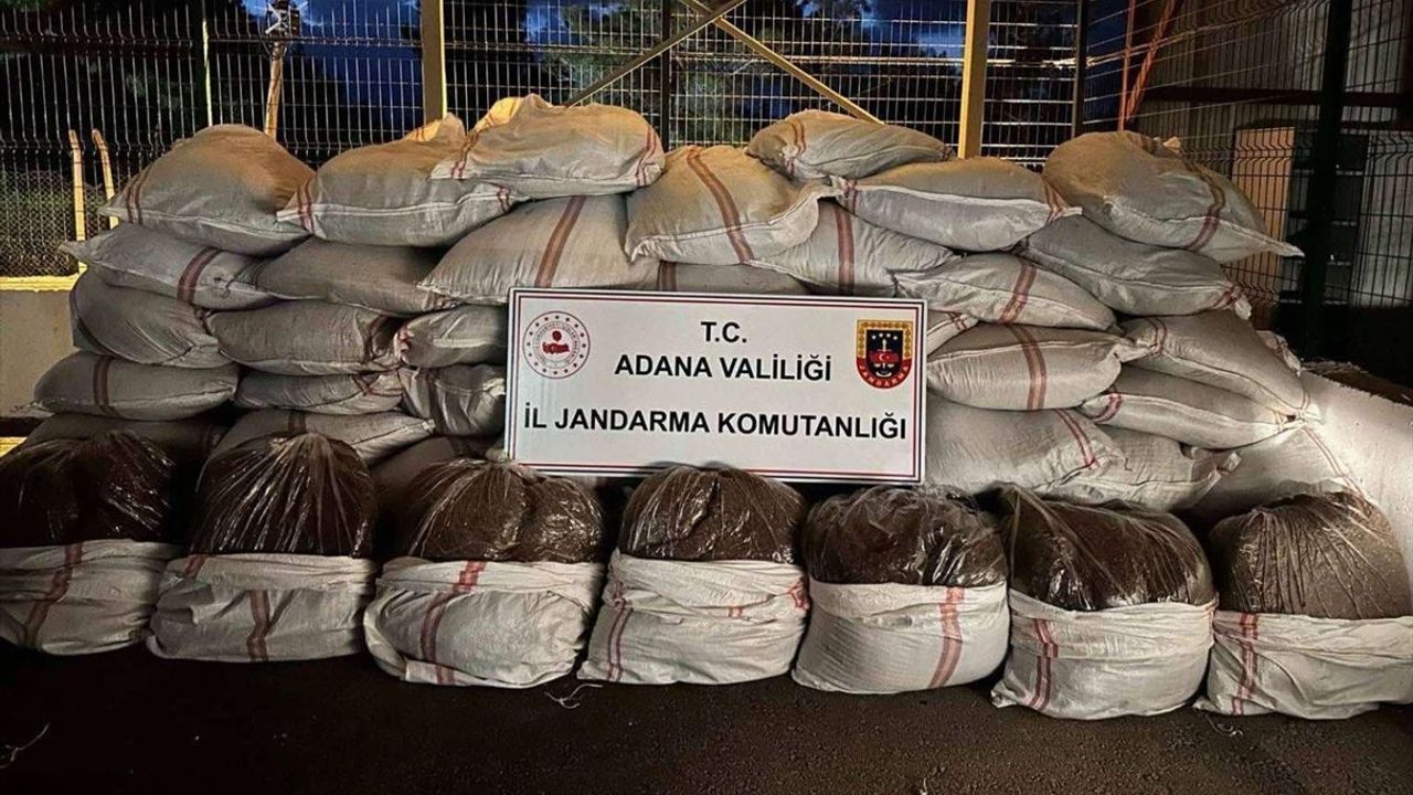 Adana'da Gümrük Kaçağı Tütün Ele Geçirildi