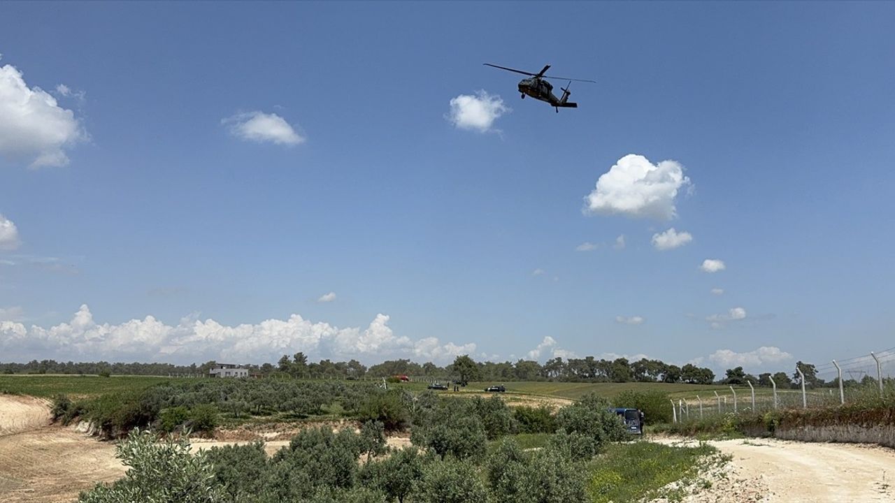 Adana'da Jandarma Cayrokopteri Zorunlu İniş Yaptı