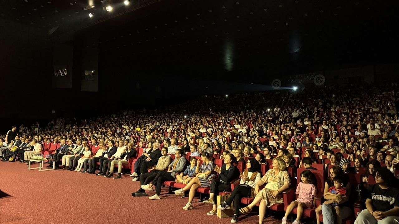 Adana'da Maarif Orkestrası ve Halk Dansları Topluluğu Konseri