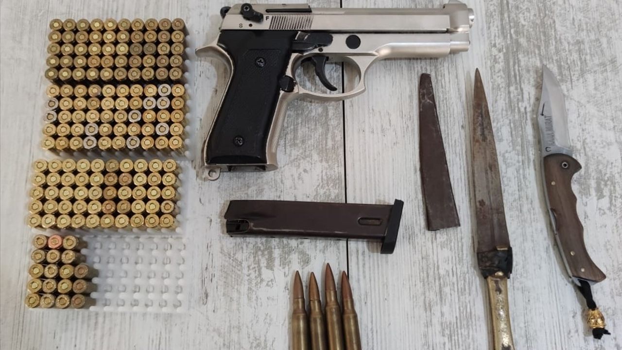 Adana'da Silah Kaçakçılığı Operasyonu: 21 Tutuklama