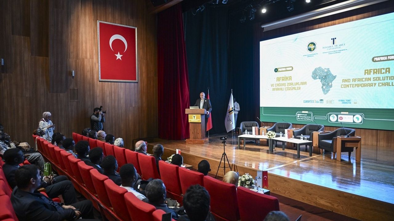 Afrika ve Çağdaş Zorluklara Afrikalı Çözümler Paneli İstanbul'da Gerçekleşti