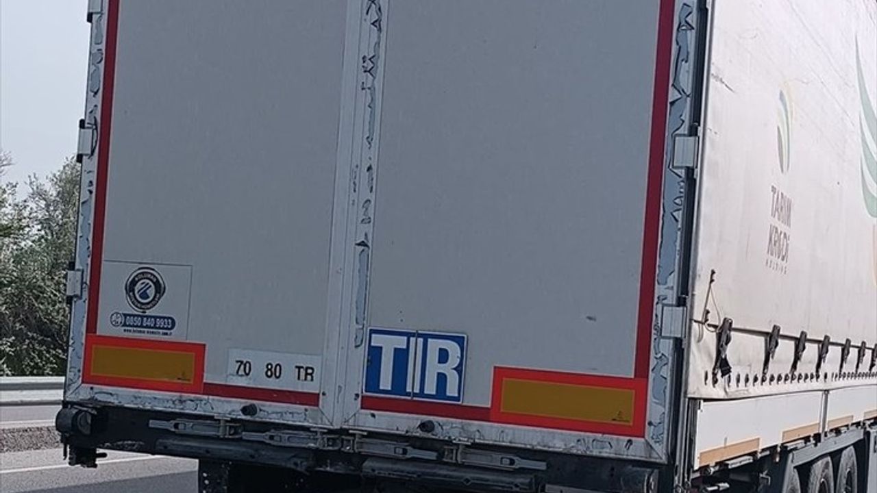 Afyonkarahisar'da Otomobil Kazası: 1 Ölü, 4 Yaralı