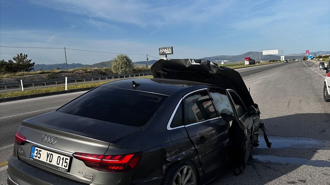 Afyonkarahisar'da Trafik Kazası: Eski Milletvekili Yaralandı