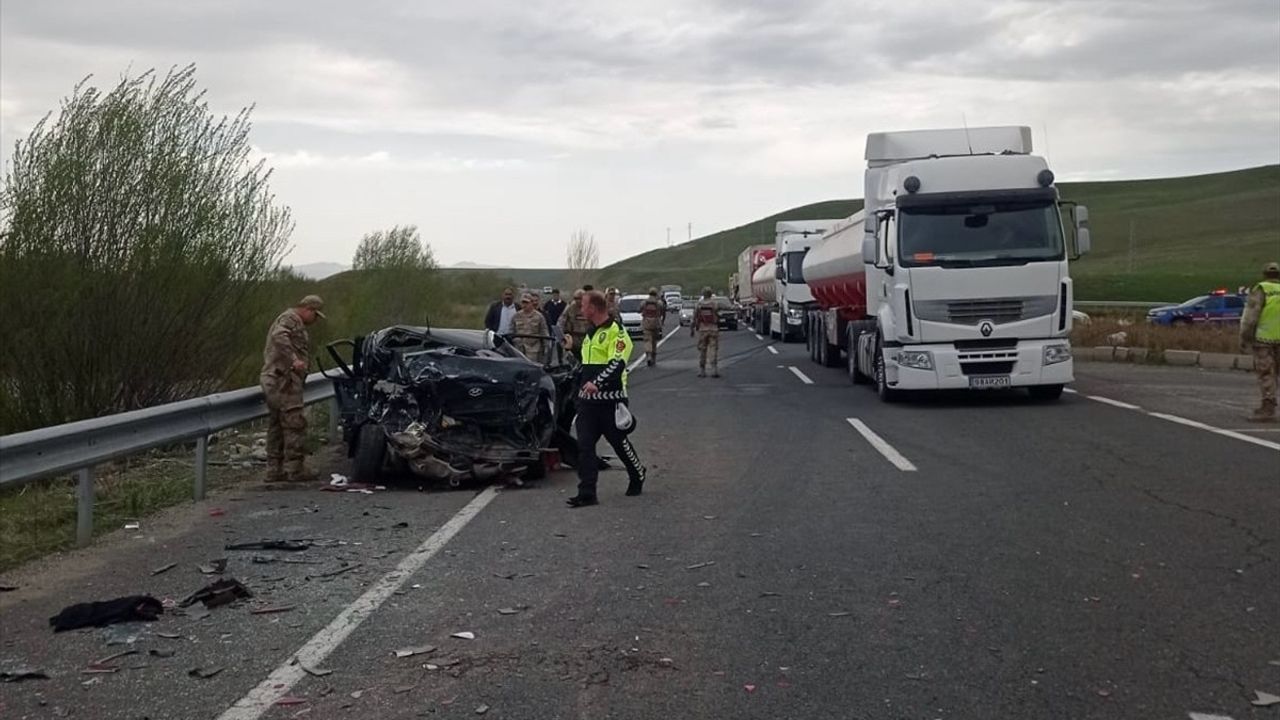 Ağrı'da Feci Kaza: 2 Ölü, 8 Yaralı