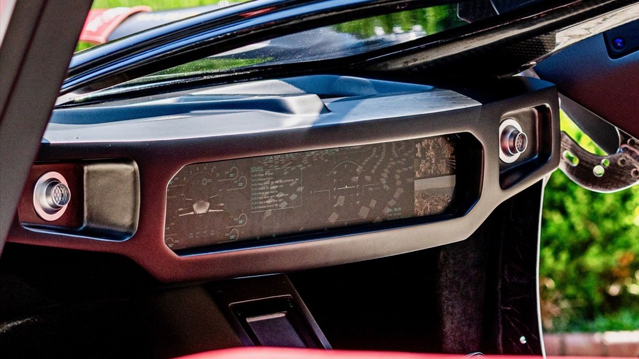 AirCar'dan Tarihi Başarı: İlk İki Kişilik Uçan Arabayla İnsanlı Uçuş Testi