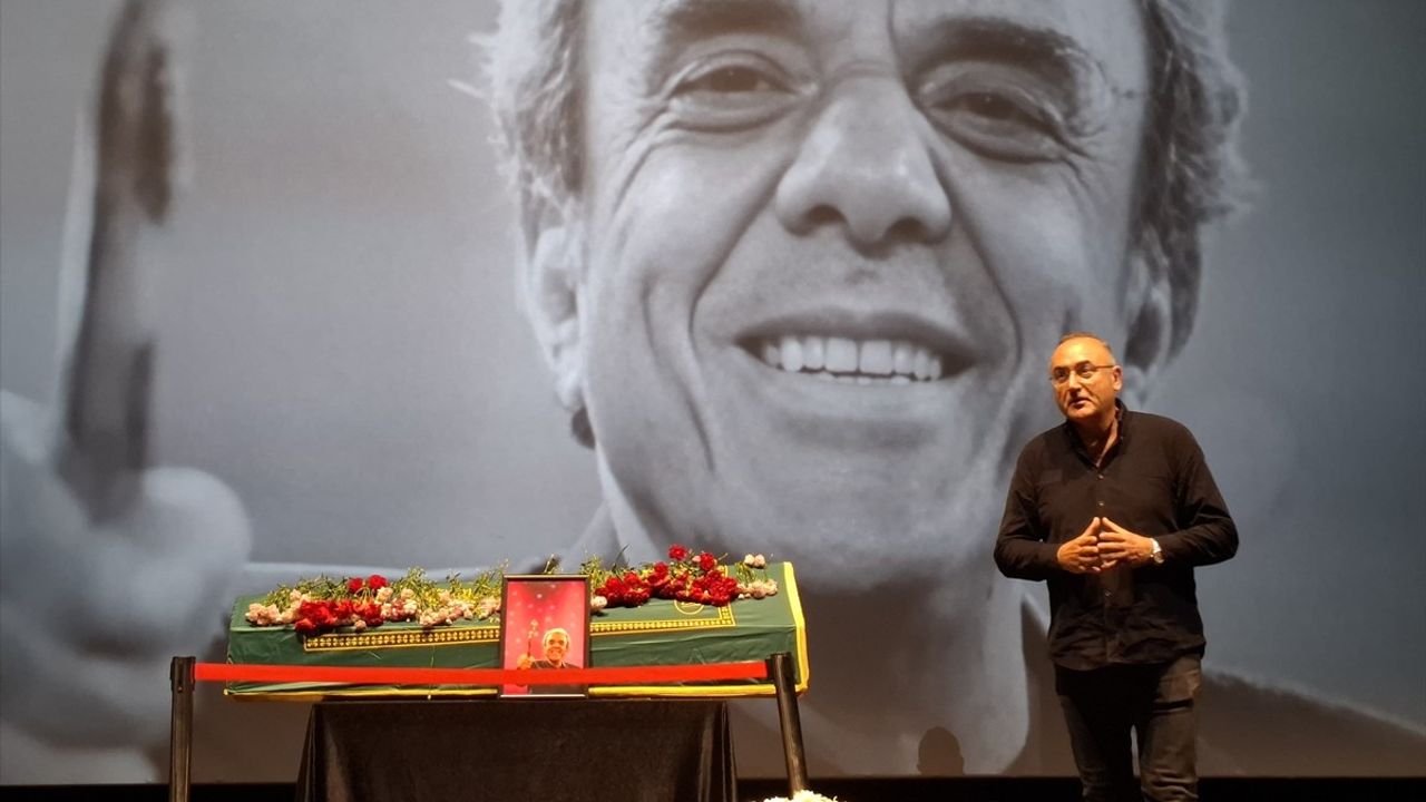 Ali Özgentürk'ü Anma Töreni Atlas Sineması'nda Gerçekleşti