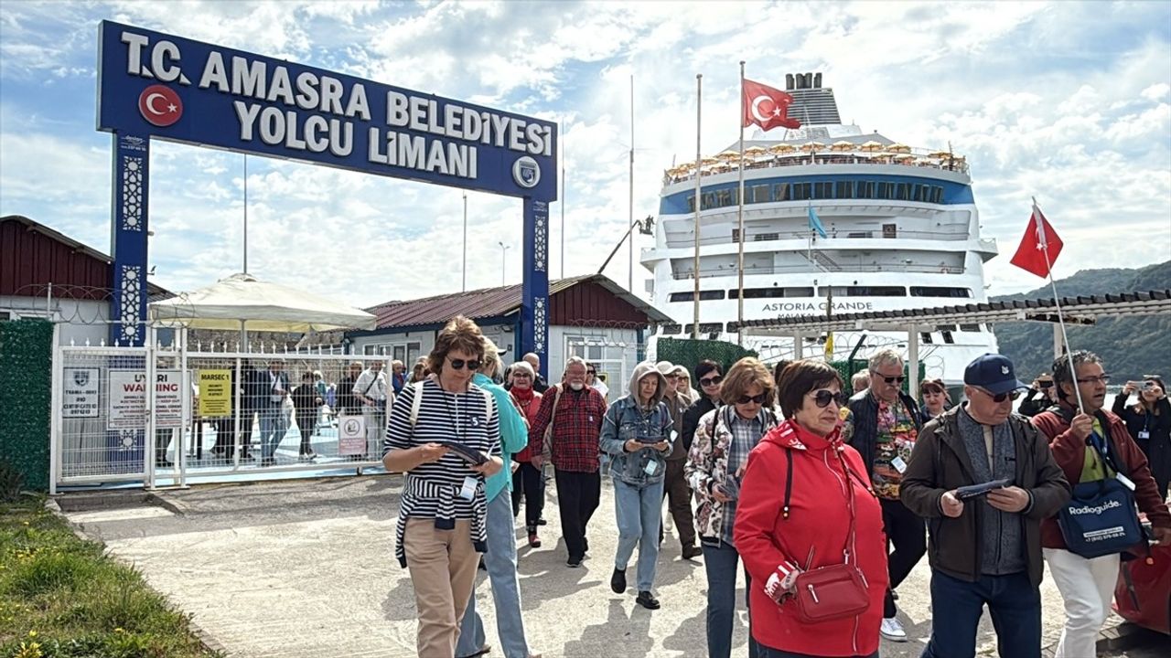 Amasra'ya Gelen 992 Turist: Kruvaziyer Ziyareti