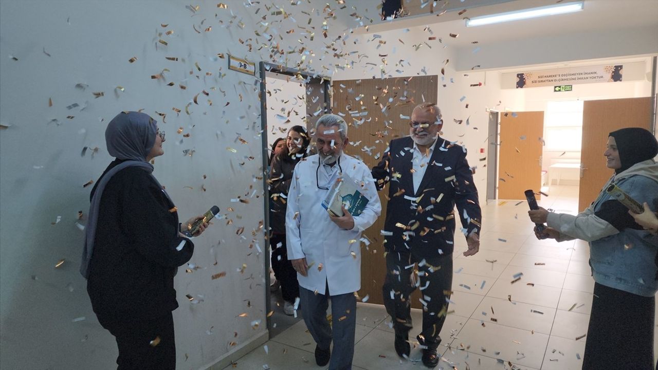 Amasya'da 39 Yıllık Öğretmen İçin Duygu Dolu Veda