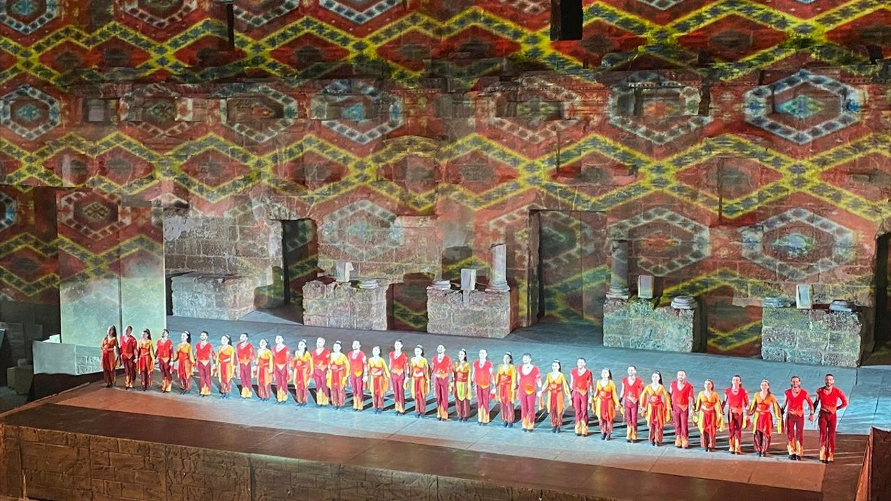Anadolu Ateşi Aspendos'ta Sanatseverlerle Buluştu