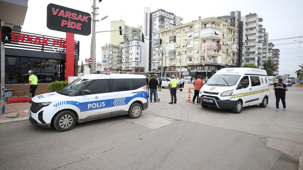 Antalya'da İki Grup Arasında Çıkan Kavga: 4 Yaralı