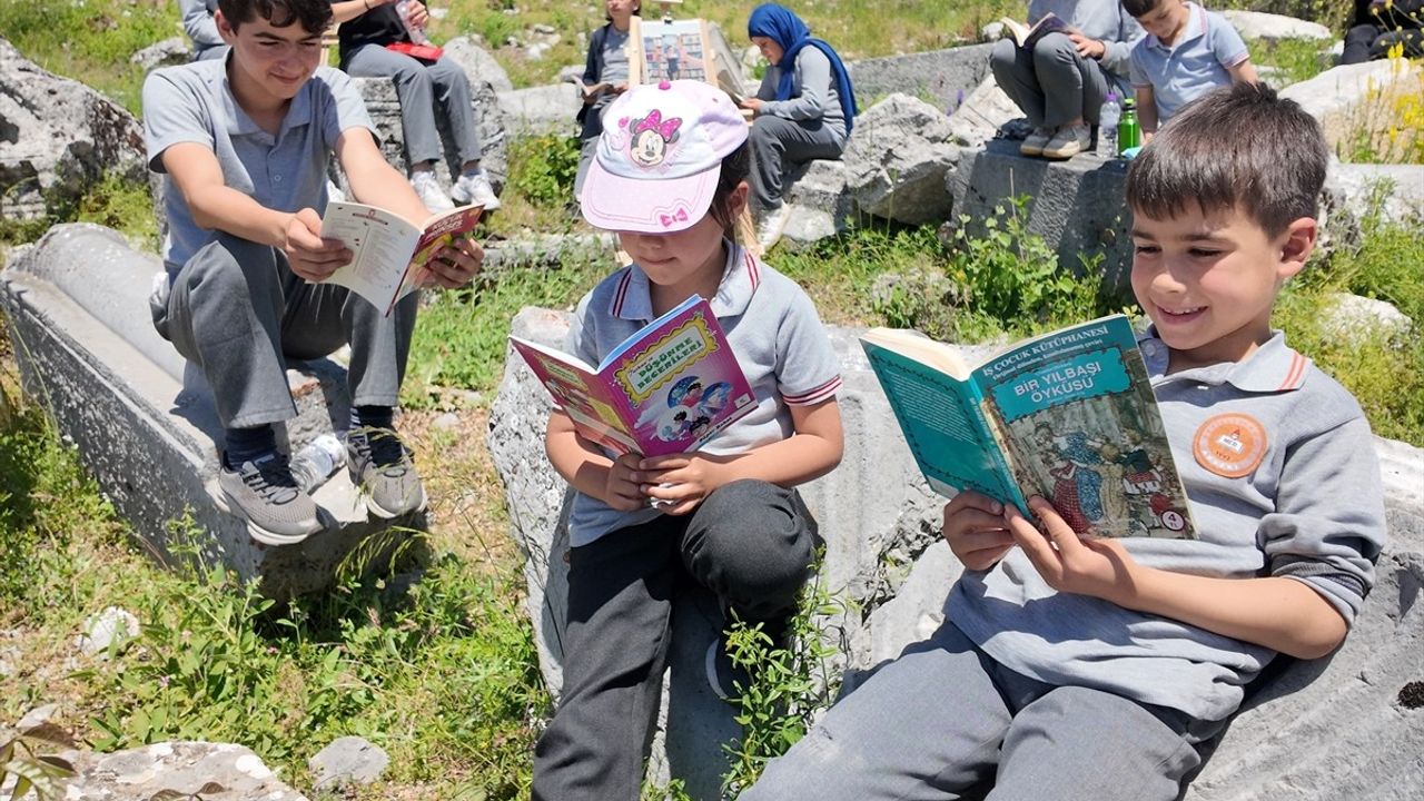 Antalya'da Kitap ve Sanat Etkinliği