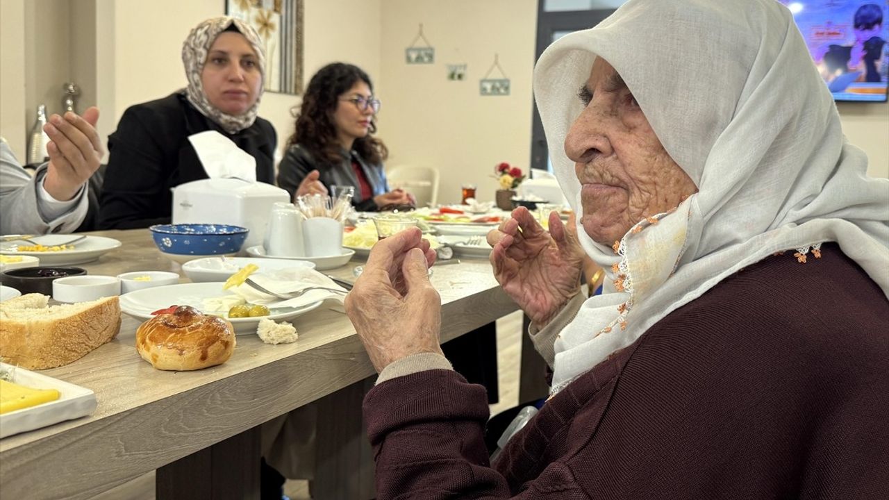 Ardahan'da Huzurevi Sakinlerine Özel Türk Mutfağı Haftası Etkinliği