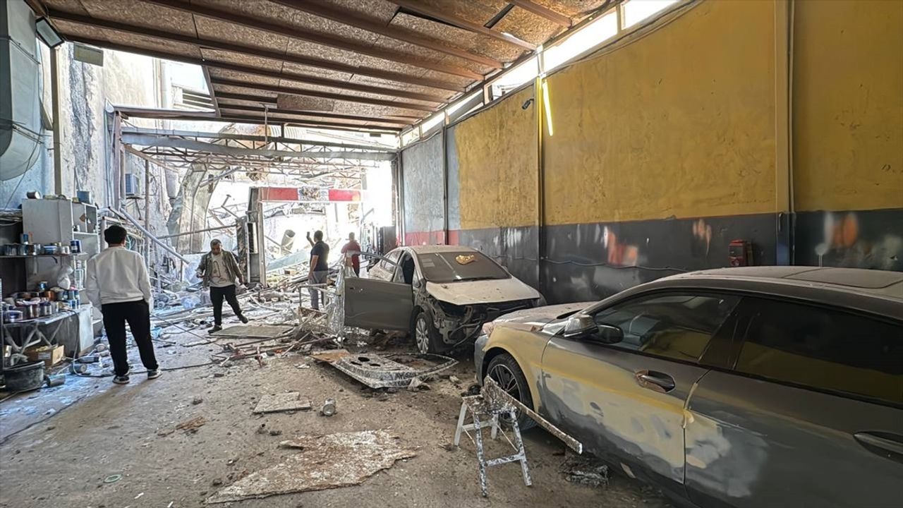 Bağcılar'da Ütü Paket Atölyesinde Patlama: 1 Yaralı