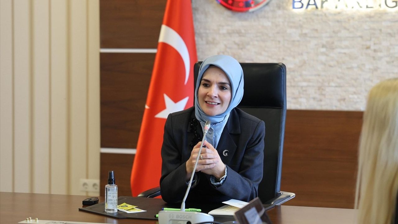 Bakan Göktaş'tan Koruyucu Aile Projesine Destek