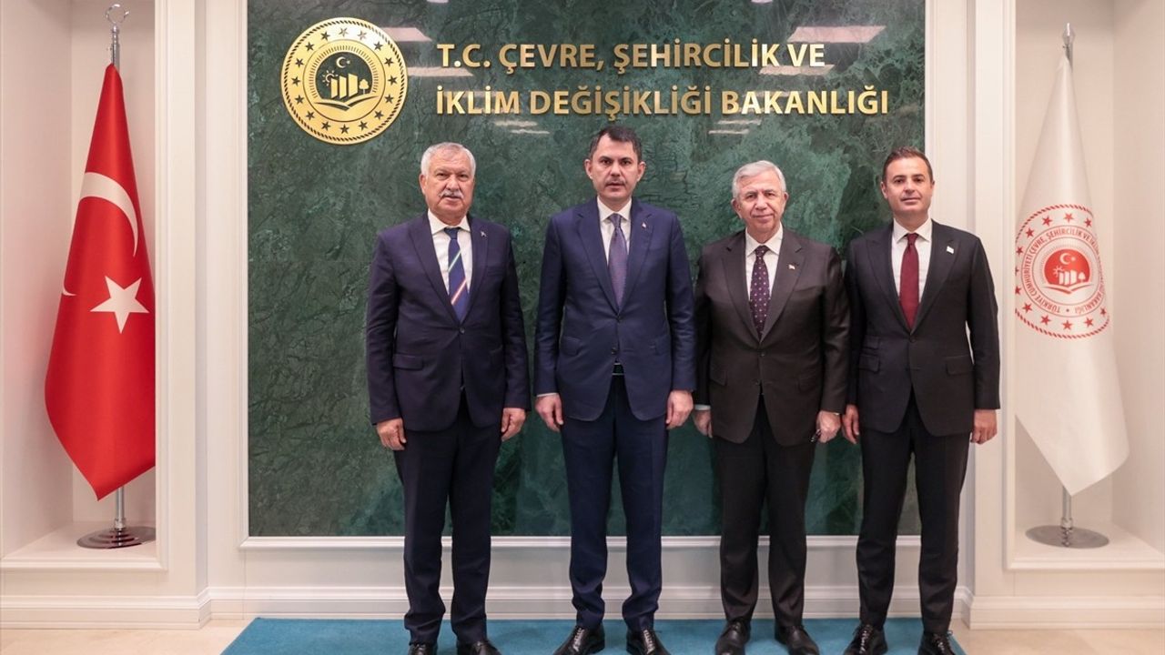 Bakan Kurum, Büyükşehir Belediye Başkanlarını Ağırladı