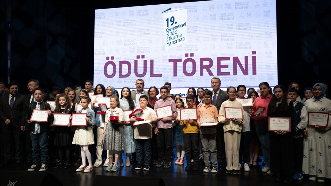 Bakan Tekin'in İstanbul'daki Kitap Okuma Yarışması Açıklamaları
