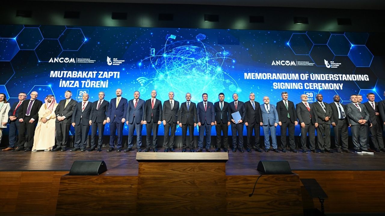 Bakan Uraloğlu, Dijitalleşme ve Kargo Sektöründeki Gelişmeleri Değerlendirdi