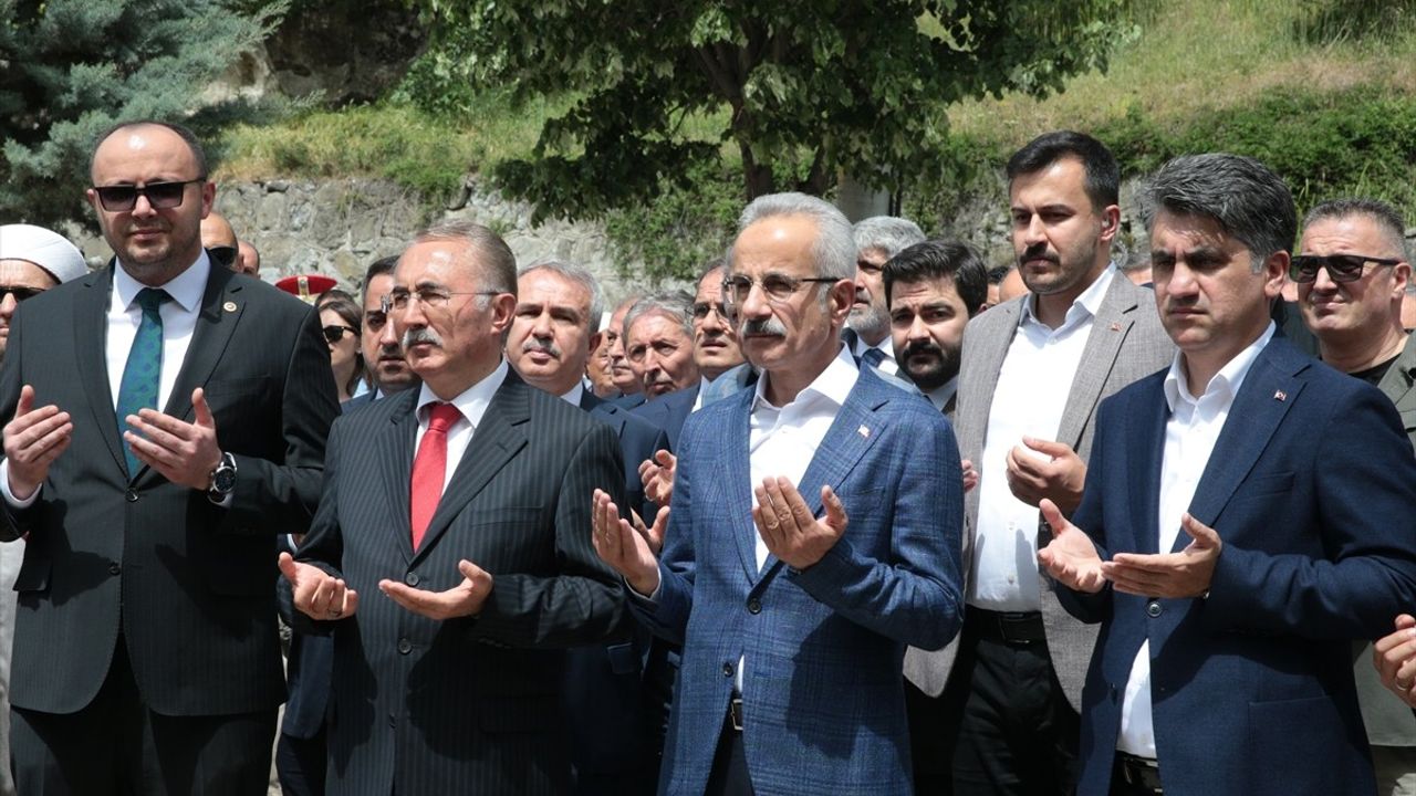 Bakan Uraloğlu, Geleneksel Göynük Akşemseddin Hazretleri Anma Günü'ne Katıldı