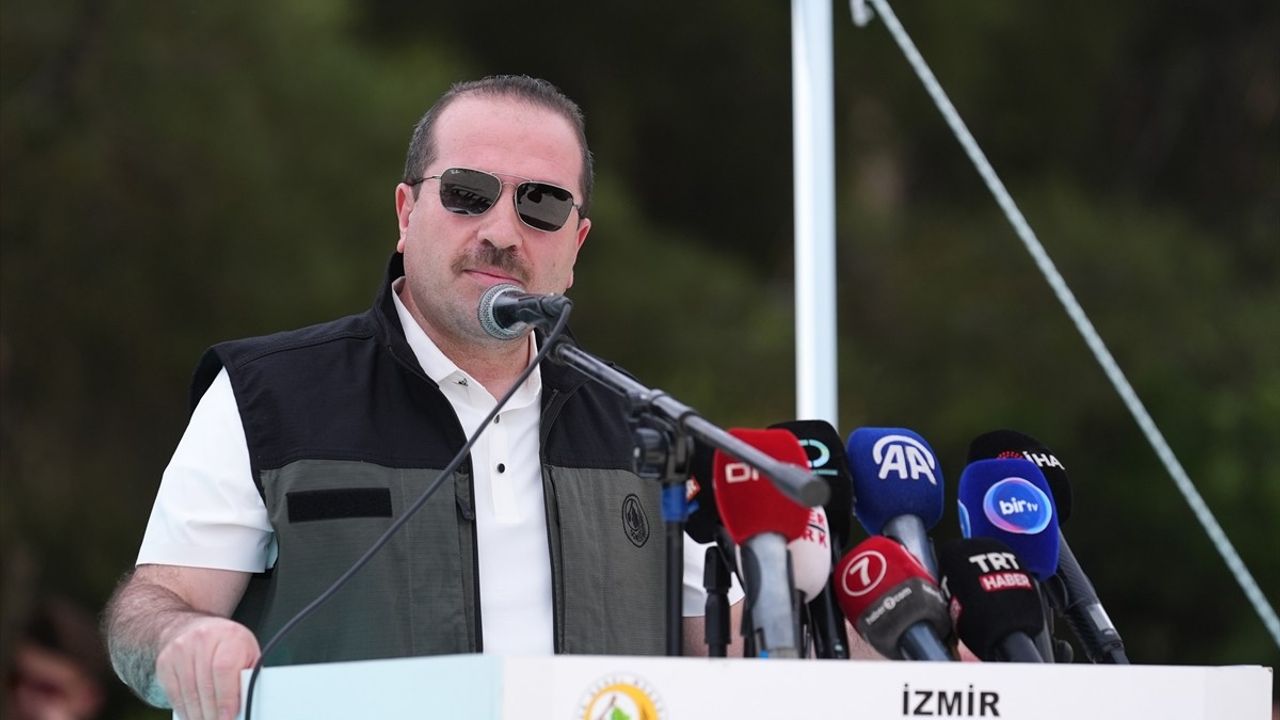 Bakan Yumaklı'dan İzmir'de Orman Yangınlarıyla Mücadele Vurgusu