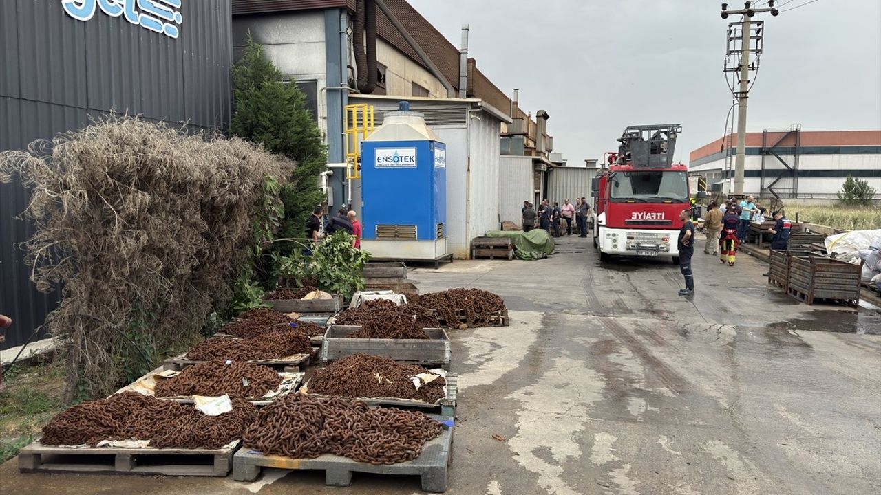 Balıkesir'deki Zincir Üretim Fabrikasında Yangın Kontrol Altına Alındı
