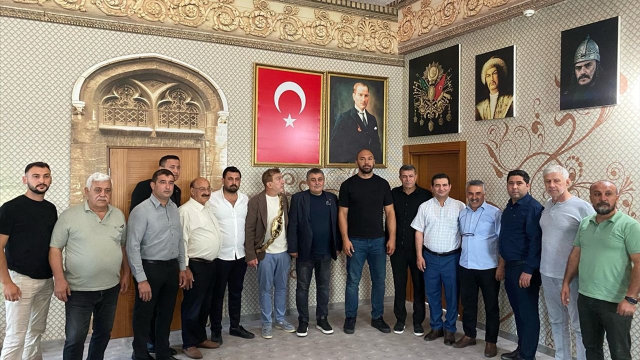 Başpehlivan Ali Gürbüz, Aksu Belediyesi ile Yeni Bir Sözleşme İmzaladı
