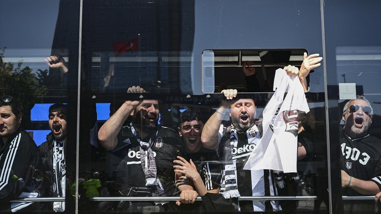 Beşiktaşlı Taraftarlar Derbi İçin Yolculuğa Çıktı