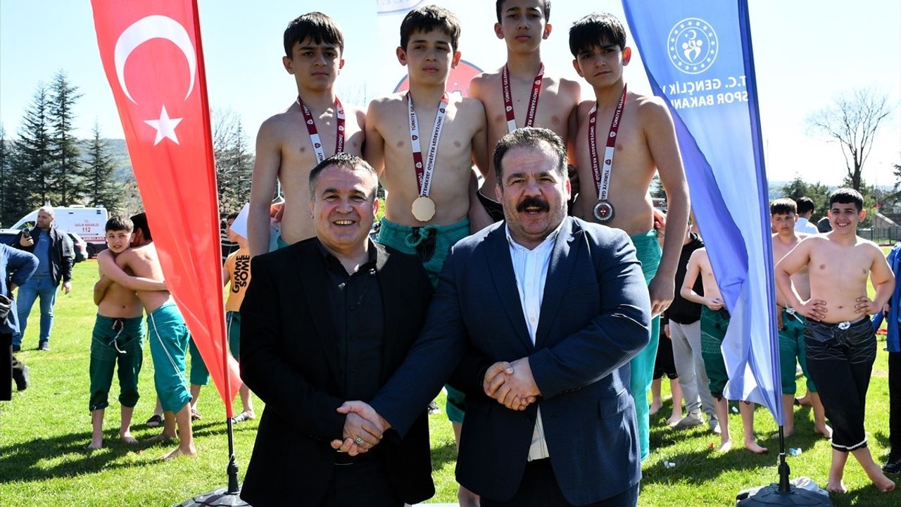 Bilecik'te Geleneksel Karakucak Güreş Festivali Coşkuyla Kutlandı