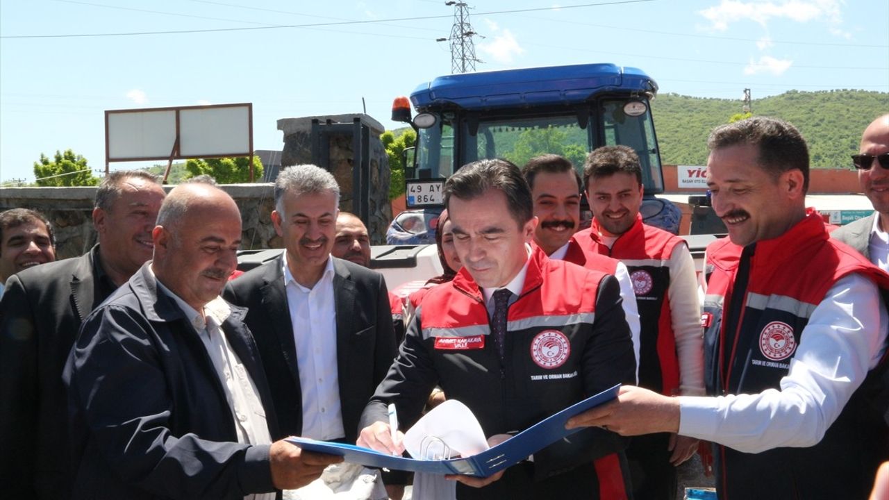 Bitlis'te Çiftçilere Hibeli Kuru Fasulye Tohumu Dağıtımı