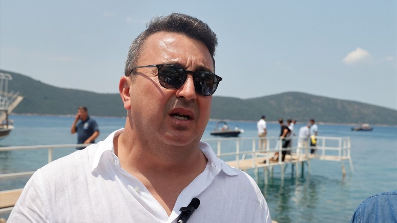 Bodrum'da 1,2 Milyar Liralık Süper Yat Denize İndi