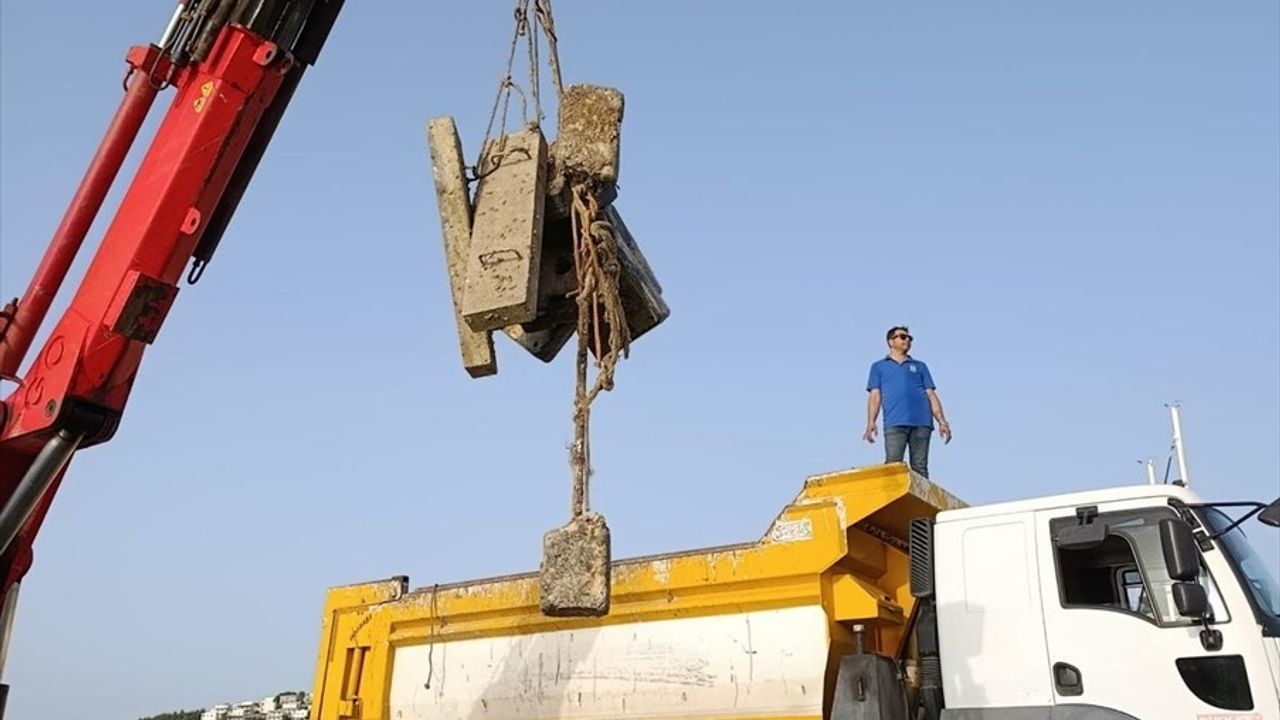 Bodrum'da Deniz Dibi Temizliği: 45 Ton Atık Toplandı