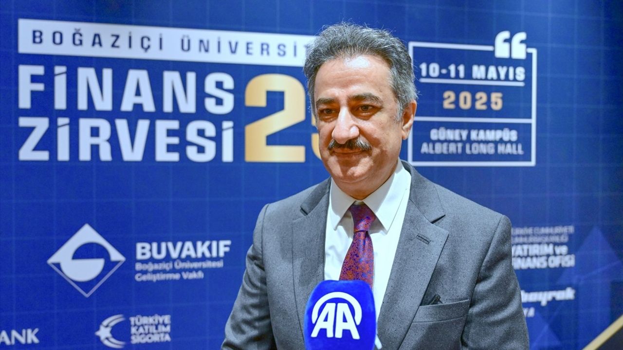 Boğaziçi Üniversitesi'nde Finans Zirvesi'nde Önemli İsimler Bir Araya Geldi