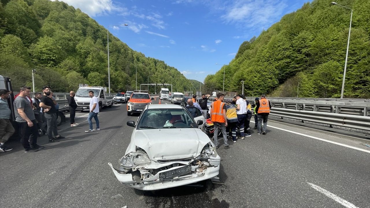 Bolu Dağı Tüneli'nde Trafik Kazası: 3 Yaralı