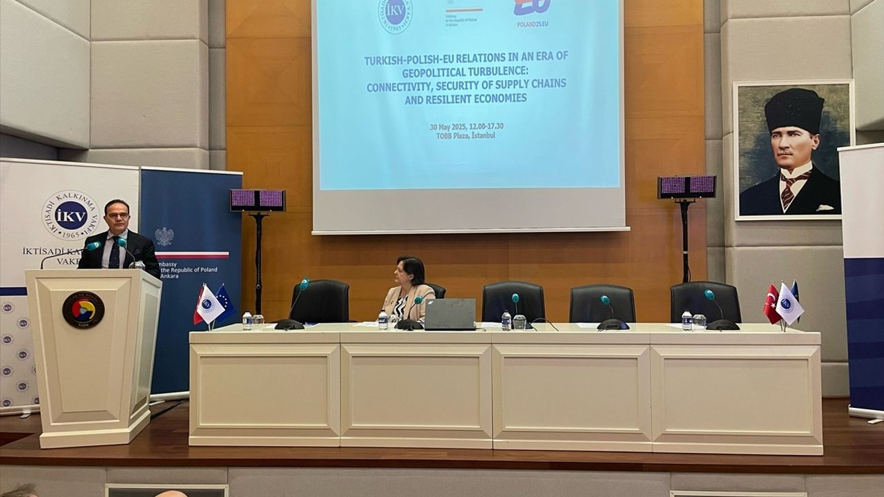 Bozay: "Türkiye, Avrupa'nın Güvenliği İçin Vazgeçilmez Bir Aktördür"