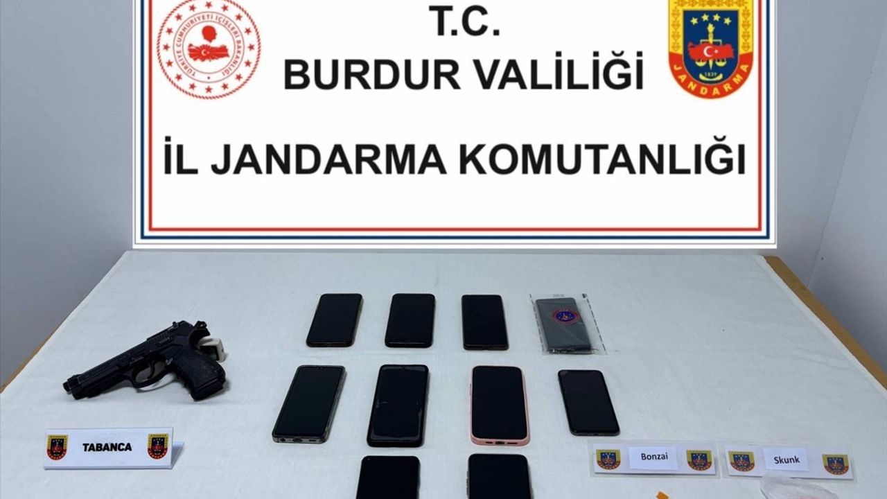 Burdur'da Uyuşturucu Operasyonu: 13 Zanlı Tutuklandı