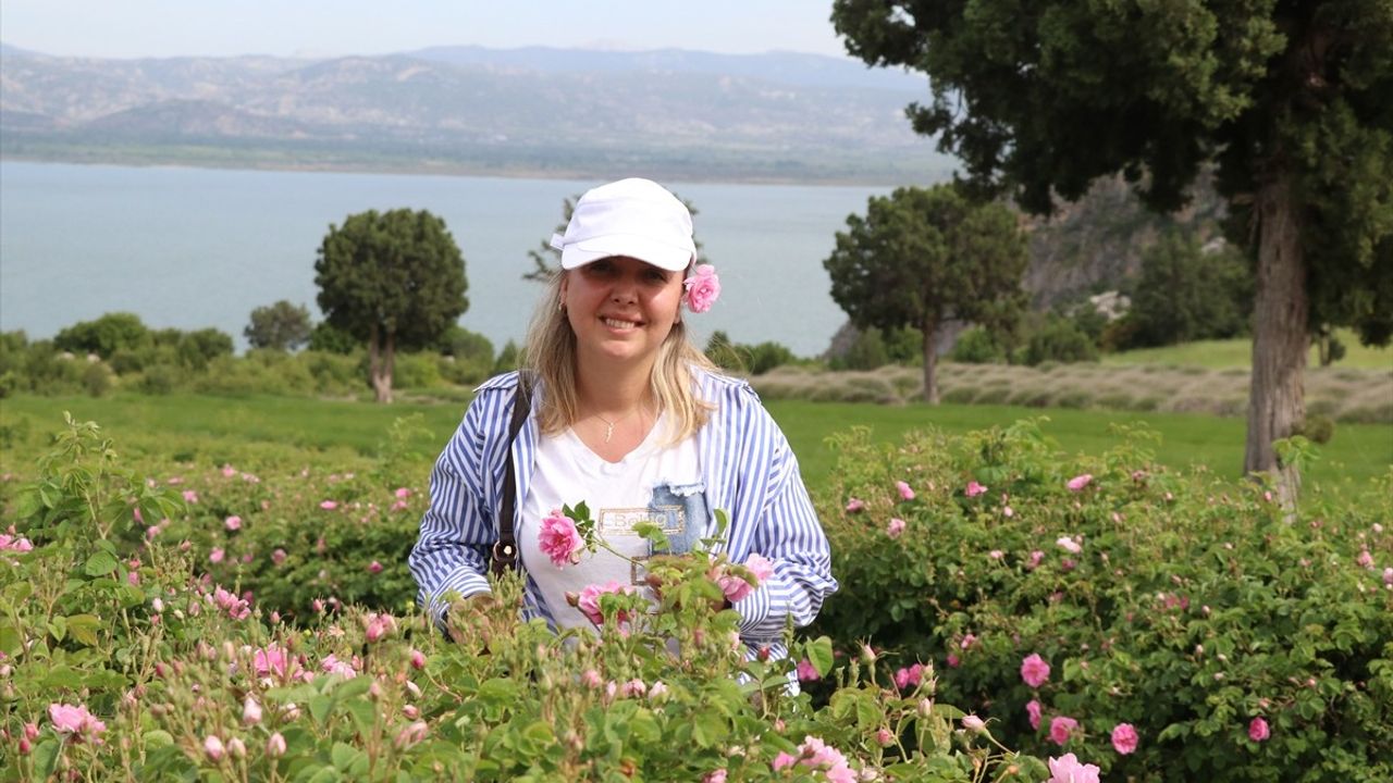 Burdur'daki Gül Bahçeleri Ekoturizmin Yeni Gözdesi