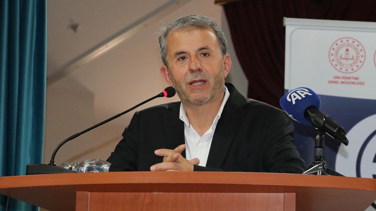 Bursa'da Küresel İslam Çözümleri Konferansı Başladı