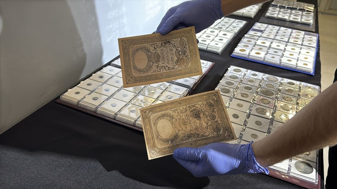 Bursa'da Tarihi Eser Niteliğinde 1013 Para Ele Geçirildi