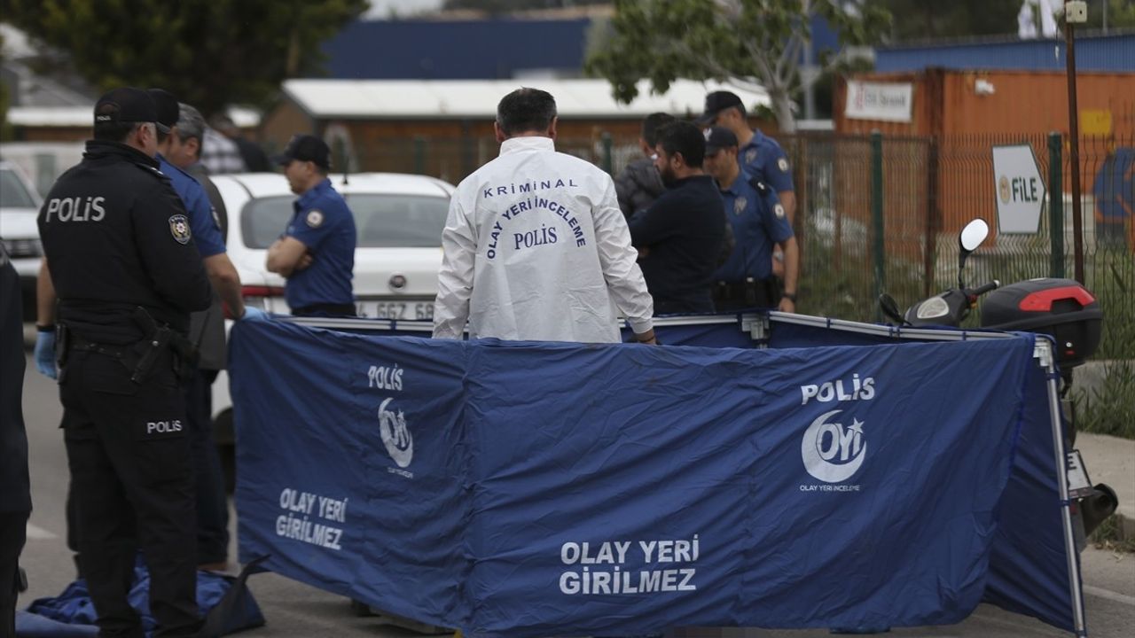 Çanakkale'de Boşanma Aşamasındaki Kadının Cenazesi Toprağa Verildi